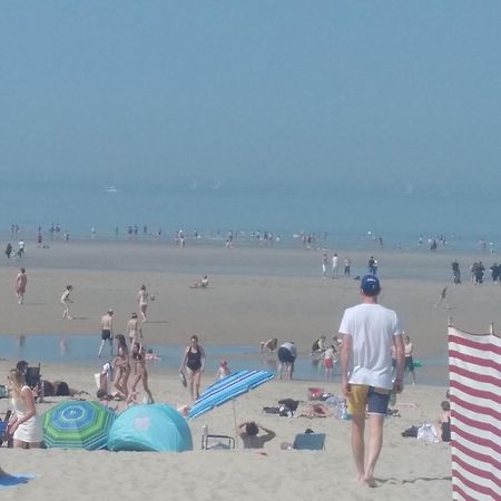 meublé saisonnier plage 200 m Dunkirk Esterno foto