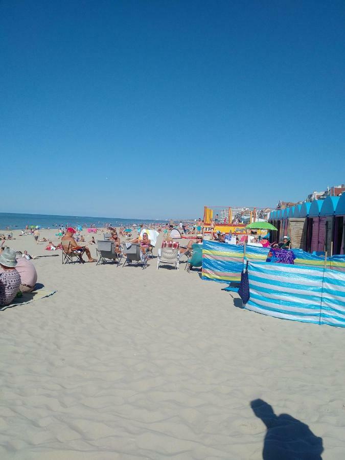 meublé saisonnier plage 200 m Dunkirk Esterno foto